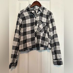 White and black cropped flannel